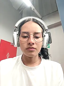  vaness online show from 03/04/25, 05:32