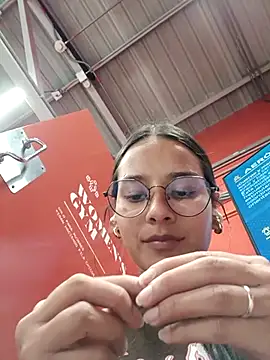 Snapshot of _vaness chatting on 07/30/26, 05:39 vaness online show from 07/30/26, 05:39