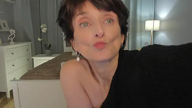 SimonaDeBeauvoir online show from 02/13/25, 01:59