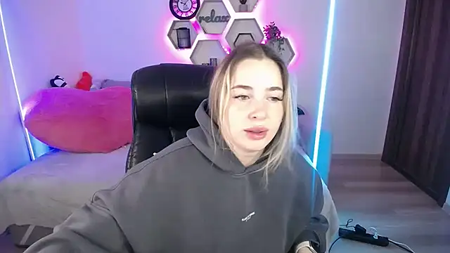 SabrinViolet online show from 10/14/25, 08:26