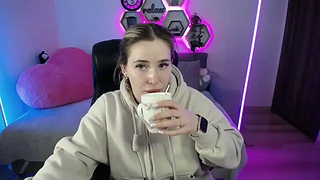 SabrinViolet online show from 02/04/26, 09:04