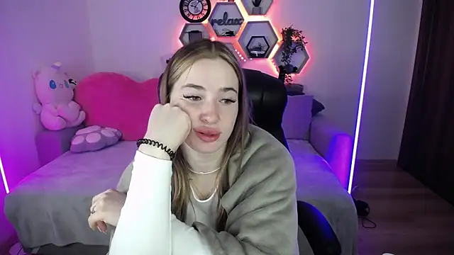 SabrinViolet online show from 04/16/26, 08:04