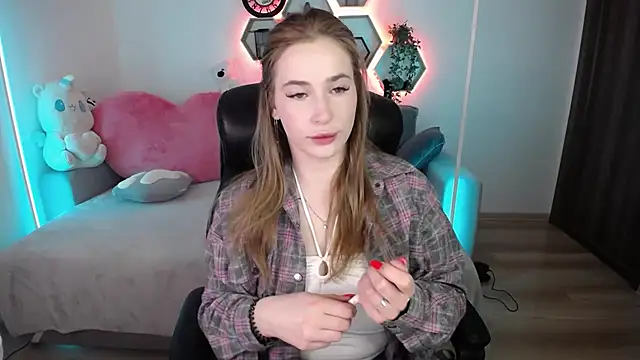 Snapshot of SabrinViolet chatting on 04/26/26, 08:12 SabrinViolet online show from 04/26/26, 08:12