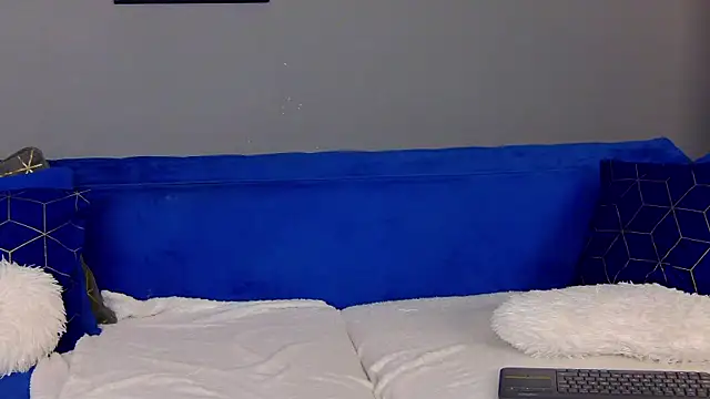Snapshot of AnneHove chatting on 05/23/26, 12:49 AnneHove online show from 05/23/26, 12:49