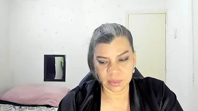 vikyadams online show from 11/21/25, 04:11