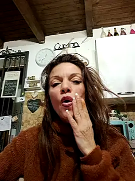 vampvanna23 online show from 12/16/25, 10:37