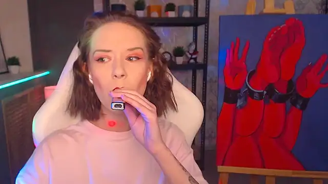 FascinatingEyess online show from 01/18/25, 08:09