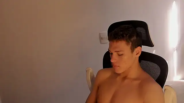 laurent nova online show from 02/16/26, 07:10