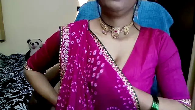 Queenhimanshi online show from 02/19/26, 12:28