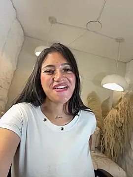 Dakotha v  online show from 03/18/26, 04:26