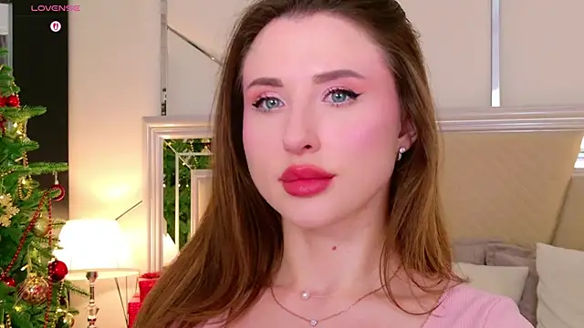 Snapshot of Jullia_Carter chatting on 12/16/25, 07:13 Jullia Carter online show from 12/16/25, 07:13