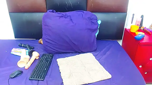 Snapshot of Brookylynbrownxx chatting on 02/03/25, 12:03 Brookylynbrownxx online show from 02/03/25, 12:03