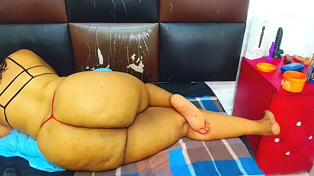 Snapshot of Brookylynbrownxx chatting on 02/12/25, 01:37 Brookylynbrownxx online show from 02/12/25, 01:37