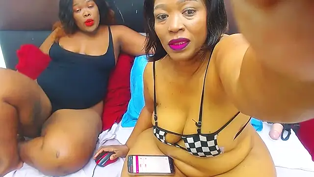 Snapshot of Brookylynbrownxx chatting on 09/25/25, 05:33 Brookylynbrownxx online show from 09/25/25, 05:33