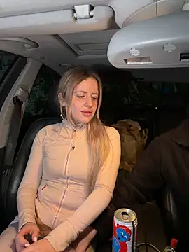 Holly-Glamour online show from 05/01/26, 12:04