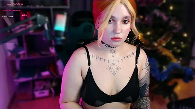 Snapshot of The_Full_Red_Moon chatting on 12/11/24, 03:05 The Full Red Moon online show from 12/11/24, 03:05