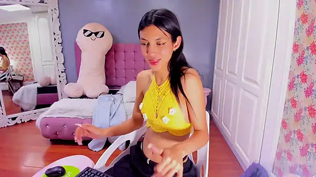 Iris Stone  online show from 12/26/24, 11:57