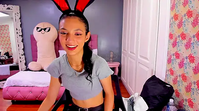 Iris Stone  online show from 02/13/25, 06:16