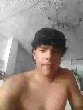 Snapshot of masterdaniel88 chatting on 08/04/26, 08:11 masterdaniel88 online show from 08/04/26, 08:11