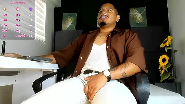 Snapshot of Jan_Flp chatting on 10/13/25, 01:00 Jan Flp online show from 10/13/25, 01:00