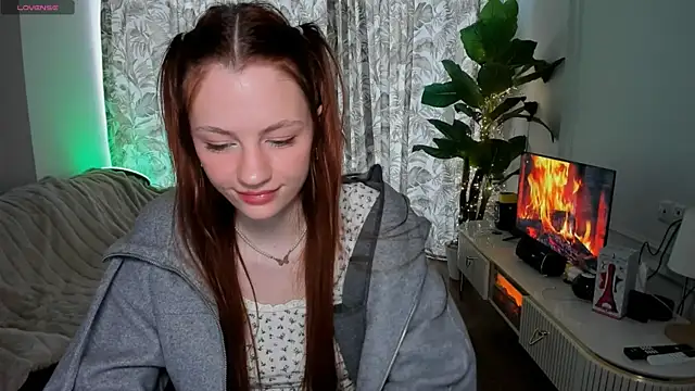 Alyssa Smitt online show from 06/04/26, 02:06