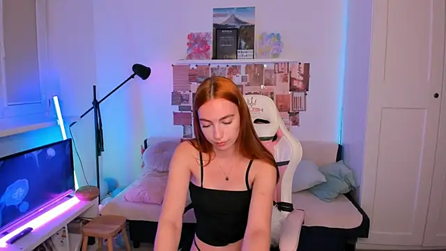 Mia Madden online show from 05/26/26, 02:18