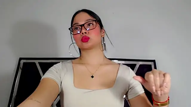 JasmineMoore online show from 07/16/26, 10:05