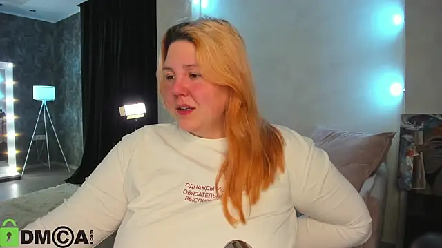 Ruth Oliver online show from 10/28/25, 01:09