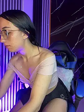 Ady 18 online show from 10/20/25, 07:58