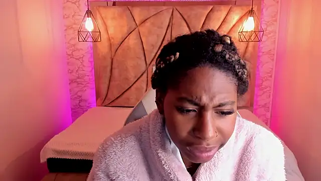 Queen perla  online show from 01/30/25, 12:06