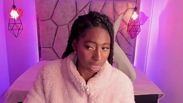 Queen perla  online show from 03/19/25, 03:29