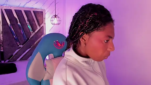 Queen perla  online show from 09/24/25, 12:30