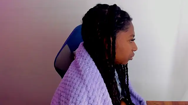 Queen perla  online show from 10/30/25, 02:35