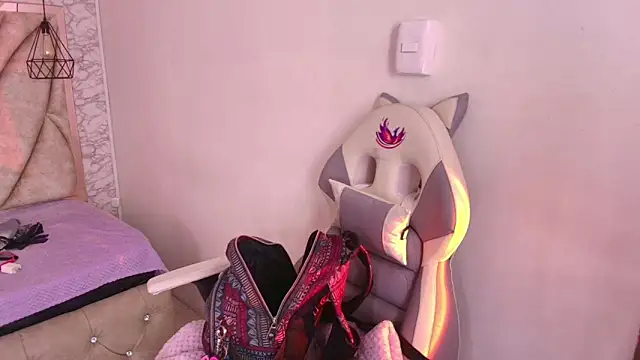 Queen perla  online show from 11/29/25, 12:30