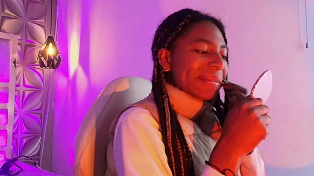 Queen perla  online show from 03/06/26, 12:23