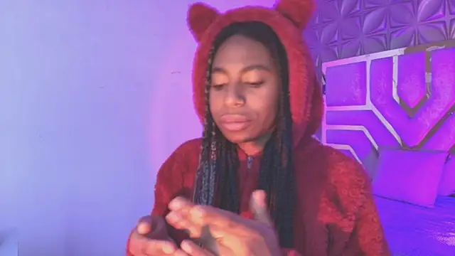 Queen perla  online show from 04/01/26, 12:17