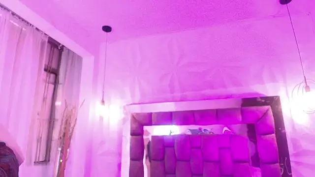 Snapshot of Queen_perla_ chatting on 06/15/26, 12:29 Queen perla online show from 06/15/26, 12:29