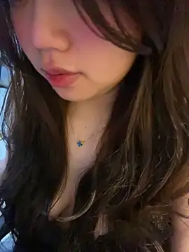 Hotellinh12 online show from 01/19/26, 04:33