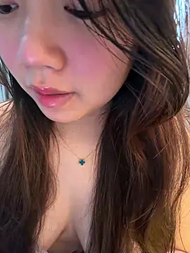 Hotellinh12 online show from 05/19/26, 03:46