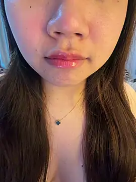 Hotellinh12 online show from 05/19/26, 04:02
