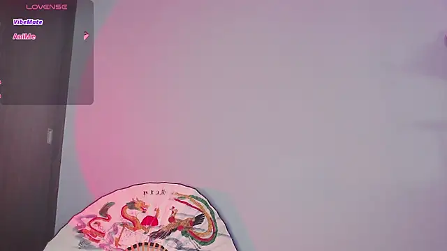 Snapshot of catipetite chatting on 12/11/24, 06:36 catipetite online show from 12/11/24, 06:36