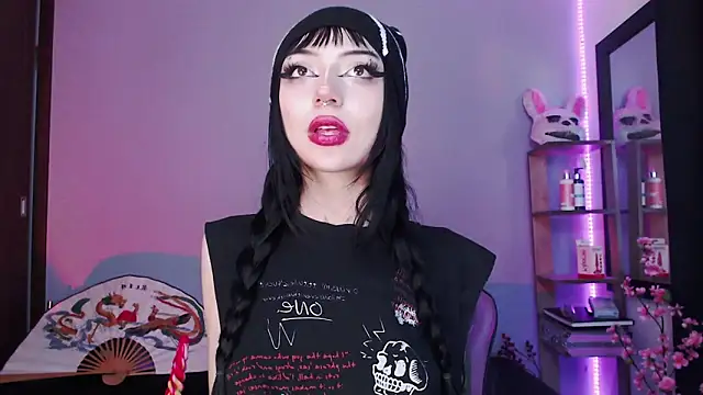 Snapshot of catipetite chatting on 02/01/25, 04:14 catipetite online show from 02/01/25, 04:14