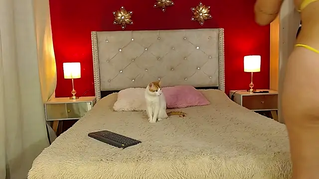 Kim and Mia online show from 03/20/26, 03:50