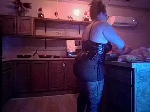 Snapshot of Milfshakecafe chatting on 01/08/25, 02:46 Milfshakecafe online show from 01/08/25, 02:46