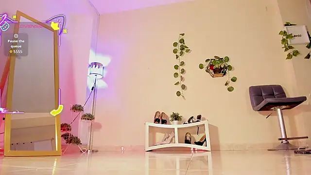 thais dreams online show from 10/09/25, 12:58