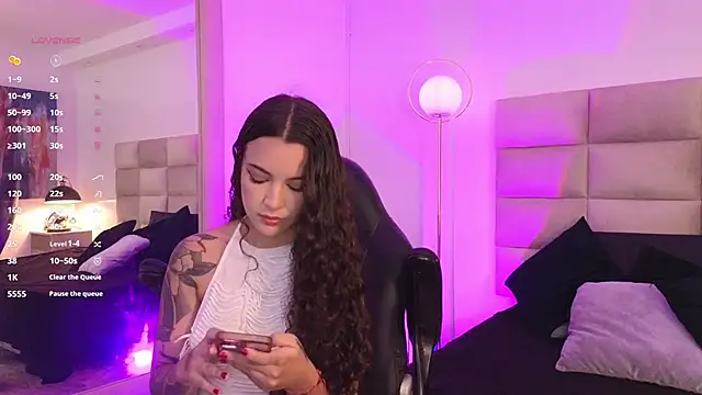 mssjulia online show from 12/20/24, 09:06