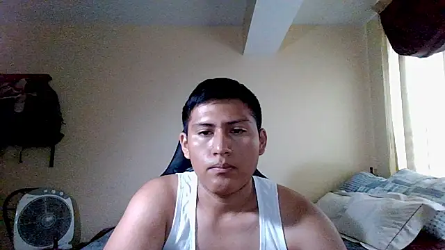Snapshot of JoshuaTls08 chatting on 02/19/25, 12:44 JoshuaTls08 online show from 02/19/25, 12:44