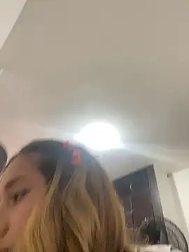 Snapshot of Agnescruzz chatting on 01/16/26, 08:24 Agnescruzz online show from 01/16/26, 08:24