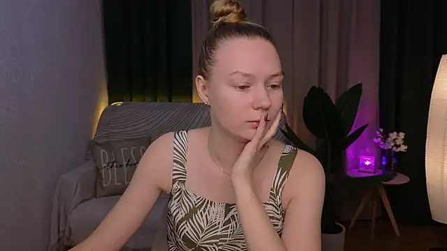 CarolynCohen   online show from 12/02/24, 01:47