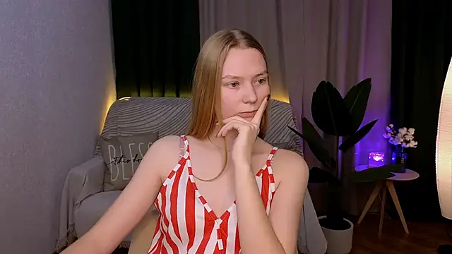 CarolynCohen   online show from 12/03/24, 05:09